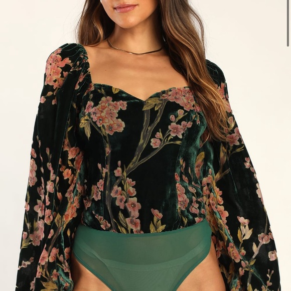 Lulu’s Emerald Velvet Floral Long Sleeve Bodysuit - Picture 1 of 3